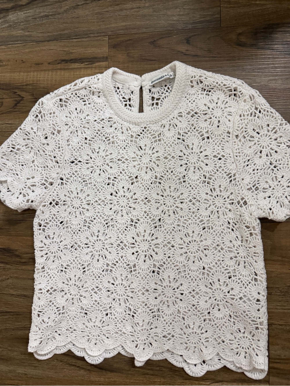 Abercrombie & Fitch Cream Floral Crochet Short Sleeve Top Scalloped Hem small